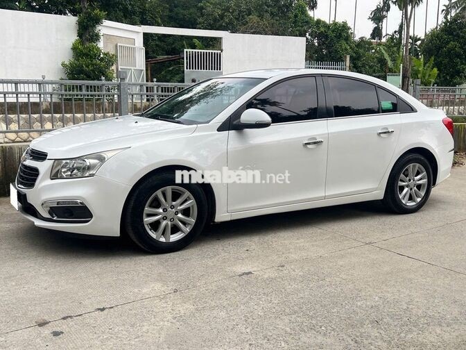 Chevrolet Cruze 1.6 Số sàn model 2018 Trắng