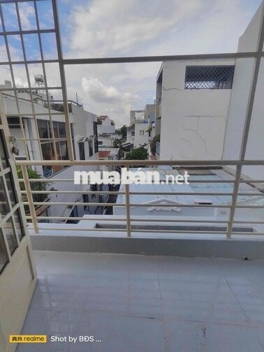 Phòng 50m2 ở Lầu 1 có máy lạnh, giường ngay CV Tầm Vu 6triệu