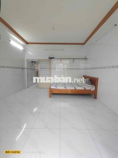 Phòng 50m2 ở Lầu 1 có máy lạnh, giường ngay CV Tầm Vu 6triệu