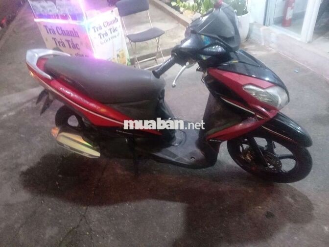 Yamaha Luvias 2014 Đỏ-Đen