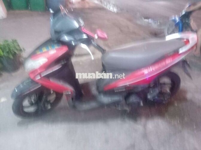 Yamaha Luvias 2014 Đỏ-Đen