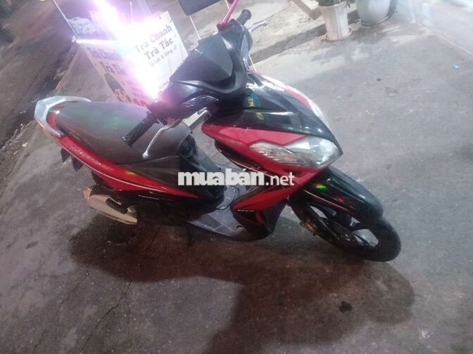 Yamaha Luvias 2014 Đỏ-Đen