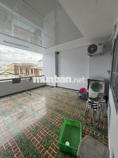 Phòng trọ 20m2 có ban công dùng riêng 25m2