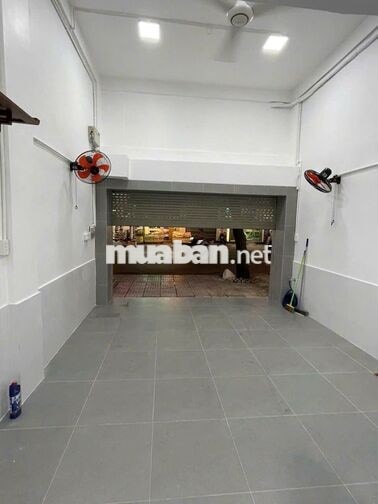 Bán căn hộ tầng trệt mặt tiền đường Đồng Đen, chung cư Bàu Cát 1