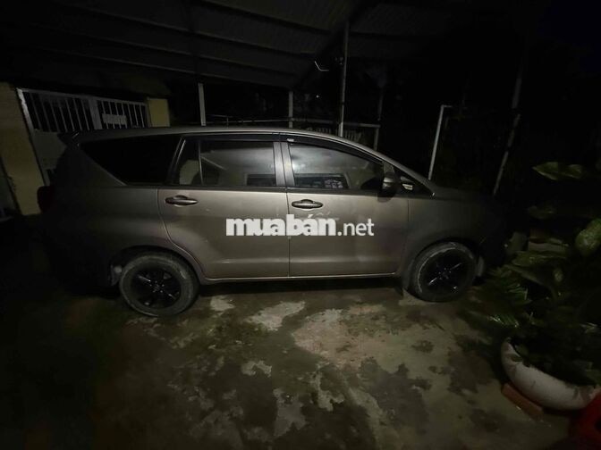 Toyota Innova 2019 Số sàn Nâu
