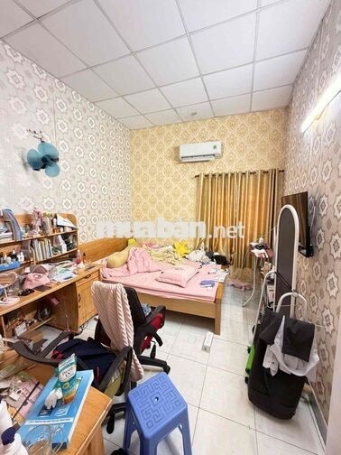 NHÀ 2 MẶT TIỀN TRƯỚC SAU ÔTÔ NGỦ NGON TRONG NHÀ GẦN SÂN BAY