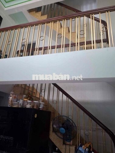 Bán nhà gần sát đường Hậu Giang