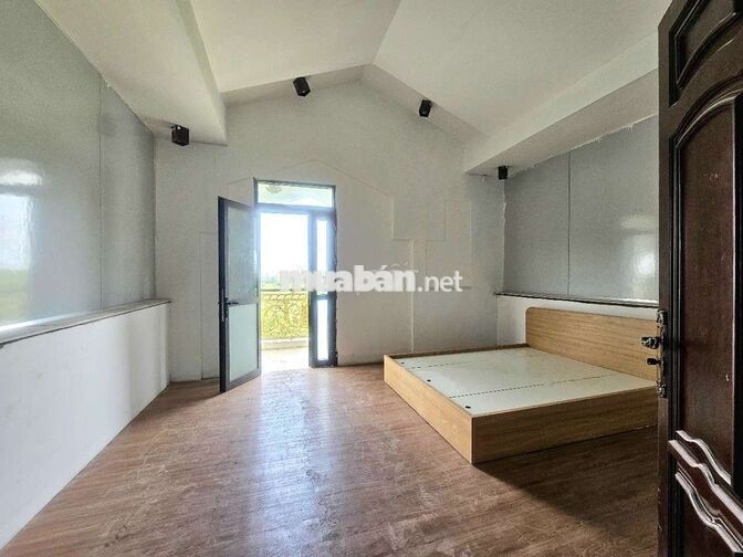 🌾 PHÒNG BAN CÔNG 35M² – TÁCH BẾP – RỘNG THOÁNG – GẦN KCN TÂN BÌNH 🔥