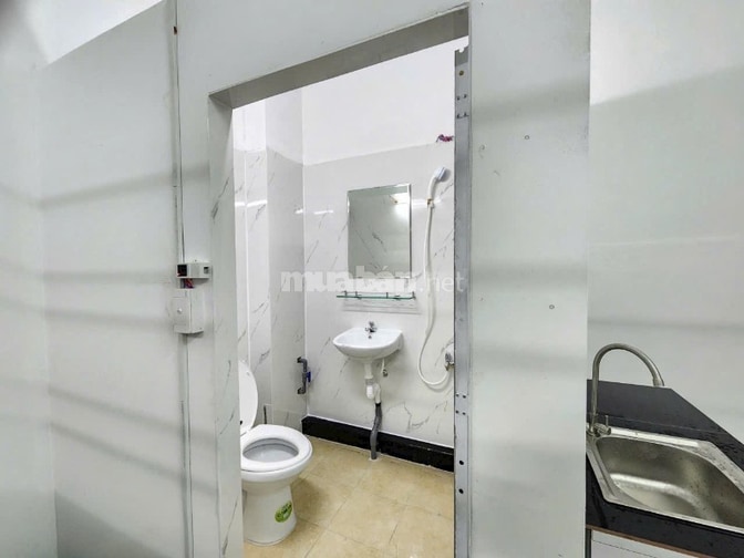 Cho thuê Nhà NC mới 7PN 7WC 1T3L 1 nhà xe 1 sân ở Gò Vấp