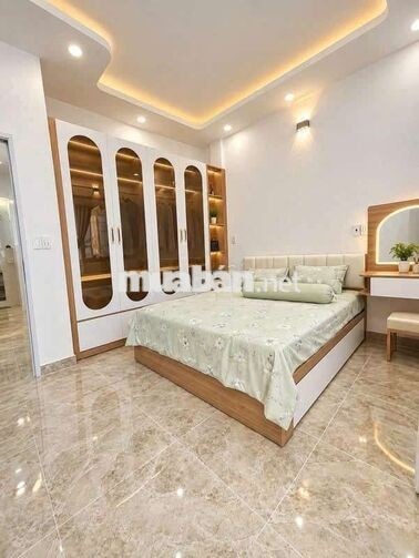 Bán nhà mới xây DT rộng fhun Nội Thất 