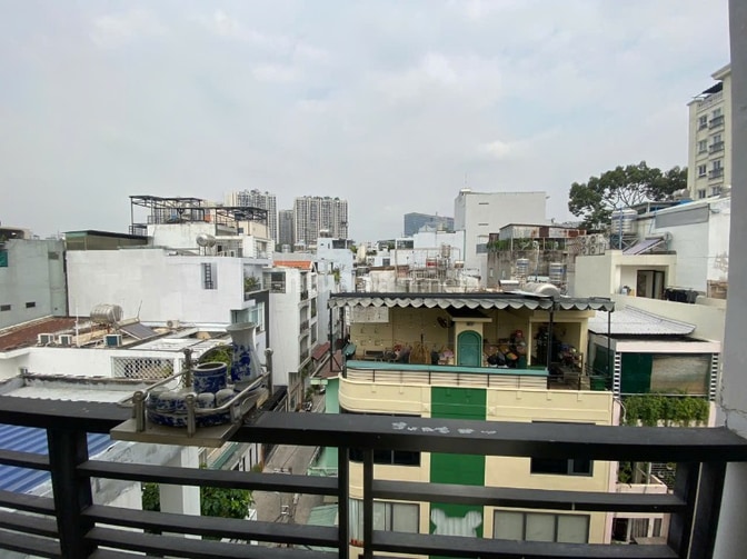 Cho thuê nhà 115 đường số 3 Cư xá Đô Thành, Quận 3, trệt, 3 lầu