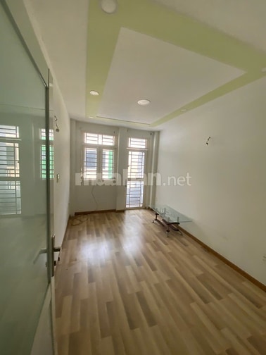 Cho thuê nhà 115 đường số 3 Cư xá Đô Thành, Quận 3, trệt, 3 lầu
