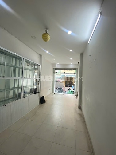 Cho thuê nhà 115 đường số 3 Cư xá Đô Thành, Quận 3, trệt, 3 lầu