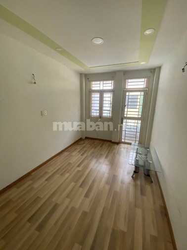 Cho thuê nhà 115 đường số 3 Cư xá Đô Thành, Quận 3, trệt, 3 lầu