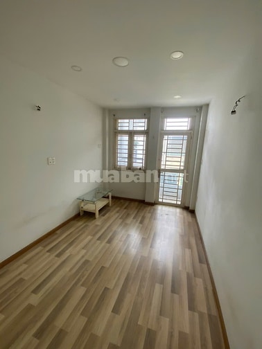 Cho thuê nhà 115 đường số 3 Cư xá Đô Thành, Quận 3, trệt, 3 lầu