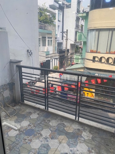 Cho thuê nhà 115 đường số 3 Cư xá Đô Thành, Quận 3, trệt, 3 lầu