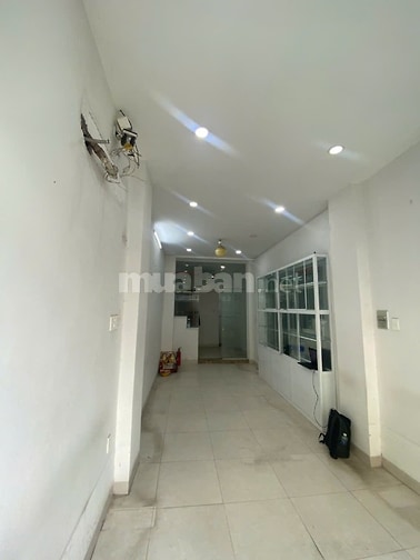 Cho thuê nhà 115 đường số 3 Cư xá Đô Thành, Quận 3, trệt, 3 lầu