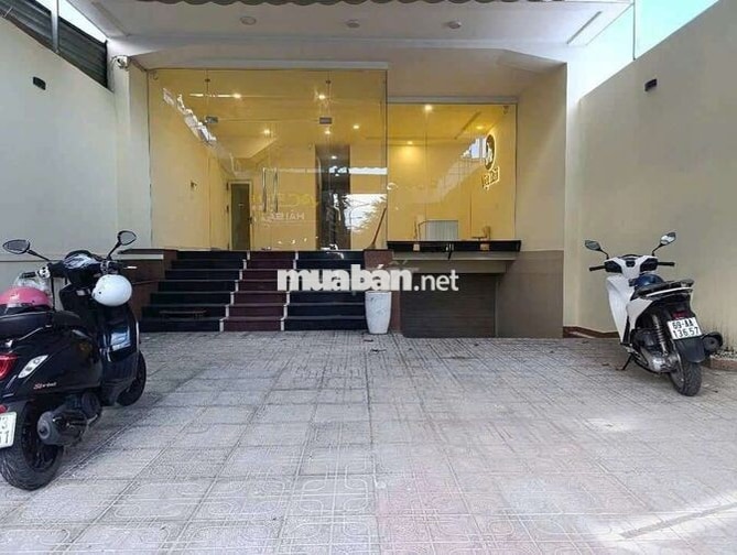 CHO THUÊ TÒA NHÀ MẶT TIỀN 800m² 