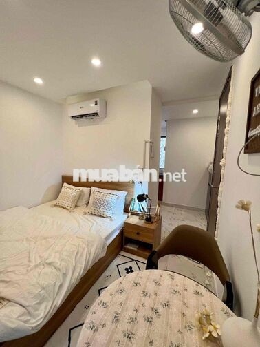 Cho thuê căn hộ studio ban công tách bếp full nt ở Lê Văn Sỹ quận 3