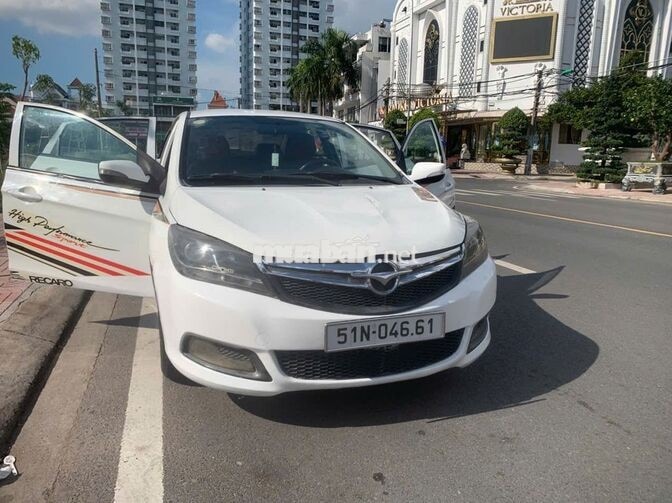 Haima M3  sản xuất 2016 màu trắng, biển số TP.HCM