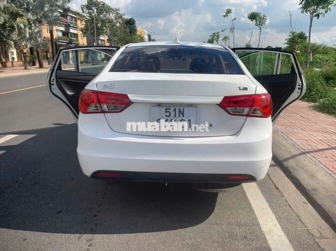 Haima M3  sản xuất 2016 màu trắng, biển số TP.HCM