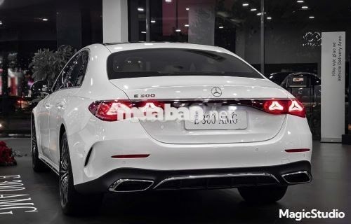 Xe Mercedes Benz E class E300 AMG 2025