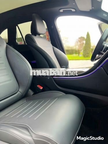 Xe Mercedes Benz GLC 300 4Matic 2025