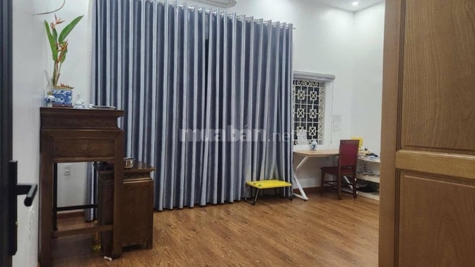 Hoàng Quốc Việt, 5 tầng, 40m2, phân lô, đường ô tô bàn cờ, ở luôn