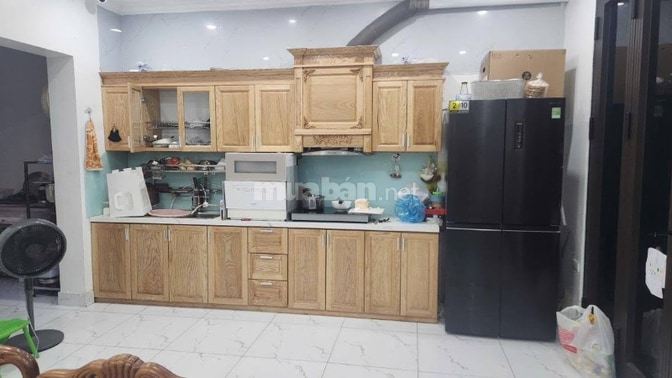 Hoàng Quốc Việt, 5 tầng, 40m2, phân lô, đường ô tô bàn cờ, ở luôn