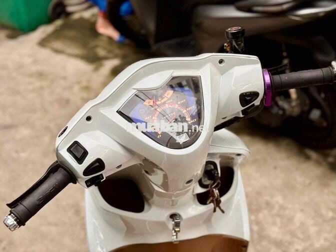 Honda Vision 2013 Trắng bstp chính chủ