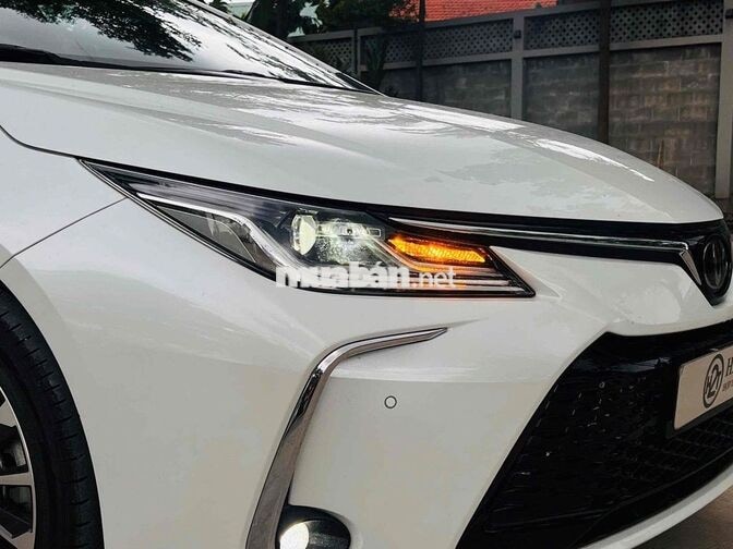 Toyota Corolla Altis 1.8V 2025 Trắng 14.000 km