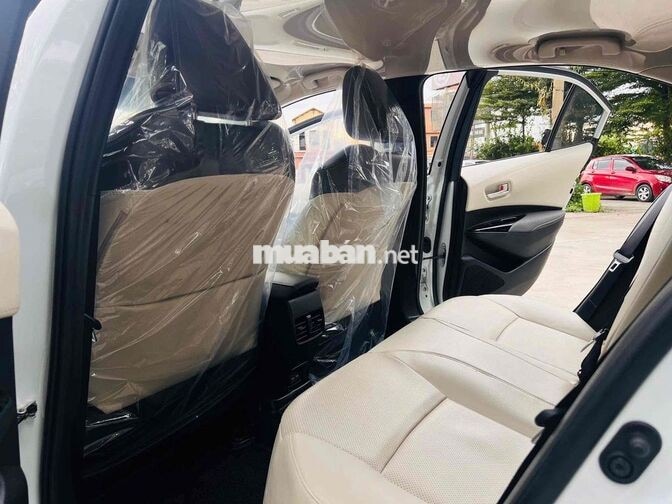 Toyota Corolla Altis 1.8V 2025 Trắng 14.000 km