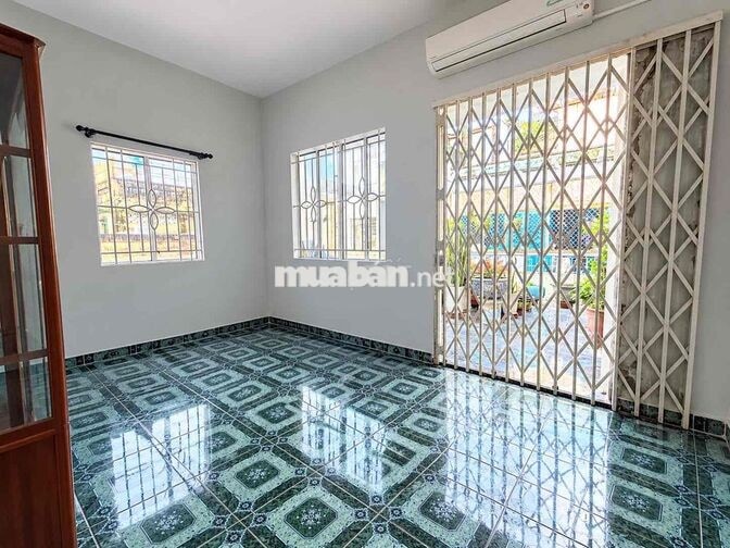 Cần Để Lại Căn nhà Tâm Huyết xưa giờ 30 năm Tại Quận 10 vì Kẹt Tiền