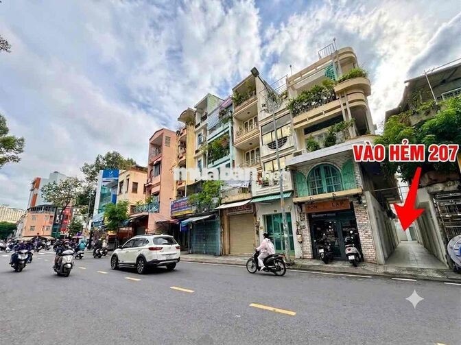 Cần Để Lại Căn nhà Tâm Huyết xưa giờ 30 năm Tại Quận 10 vì Kẹt Tiền