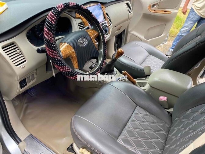 Toyota Innova E 2015 Số sàn Bạc