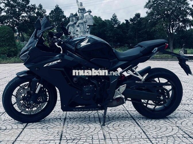 Honda CBR650R 2023 Black Edition 10500 km