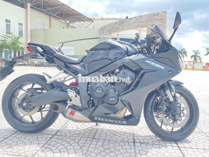 Honda CBR650R 2023 Black Edition 10500 km