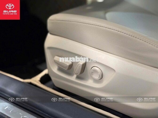Toyota Camry 2.5Q nhập Thái - bảo hành Toyota