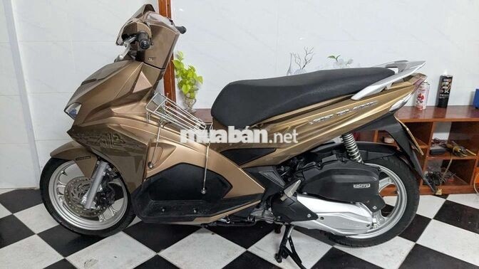 Honda Air Blade 125 Vàng đồng