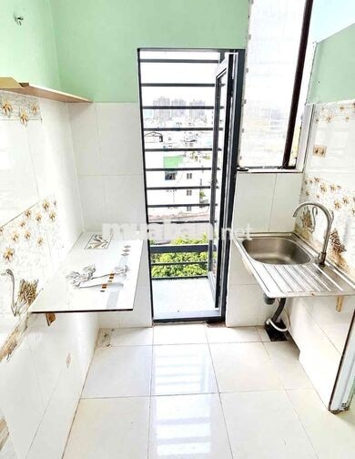 Phòng trọ giá rẻ quận 10, giờ tự do, khoá vân tay, thang máy, bảo vệ 2