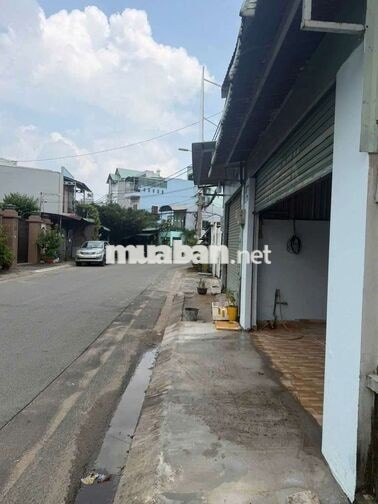 cần cho thuê kho PTTN .Dt 5x18 có gác Lửng giá 8 triệu 5 đường xe tải