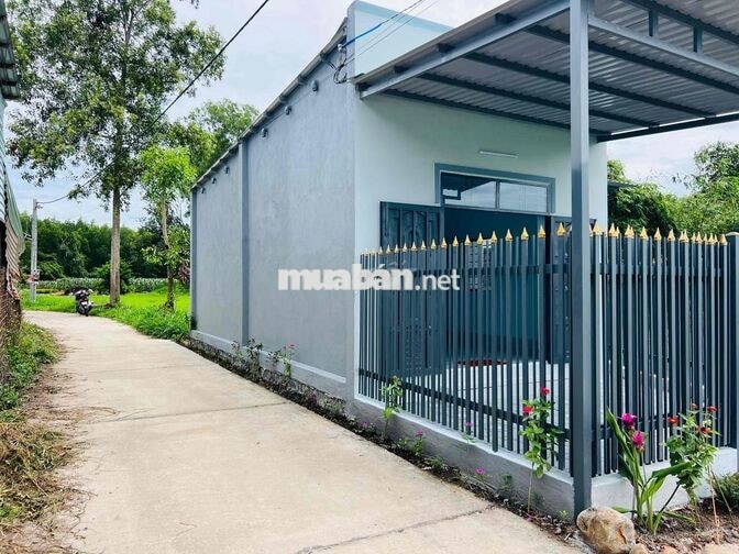 Căn nhà cấp 4 sát bên KCN Đất Đỏ 1. Phù hợp cho thuê tạo dòng tiền, ở