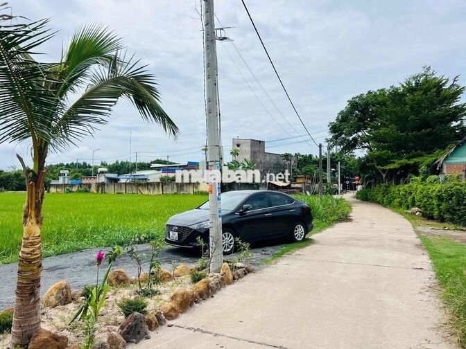 Căn nhà cấp 4 sát bên KCN Đất Đỏ 1. Phù hợp cho thuê tạo dòng tiền, ở