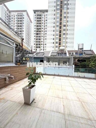 Cho thuê căn góc hai mặt tiền đường dân chủ Thủ Đức tp hcm