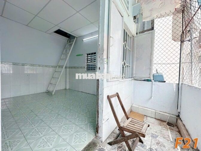 Duplex bancol cửa sổ trời giá rẻ gần chợ Hạnh Thông Tây 