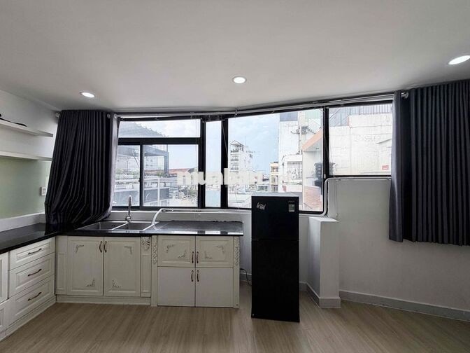 Căn Hộ 1PN 50m2 FullNT Cửa Sổ To Thoáng Với Dàn Bếp To Siu Phẩm