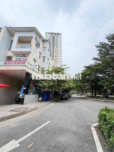 Cho thuê căn góc hai mặt tiền đường dân chủ Thủ Đức tp hcm