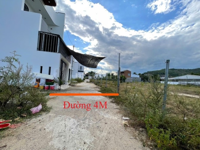 Lô đất full thổ đẹp 75,7m2 ngay trung tâm Diên Lạc giá tốt 860 triệu.