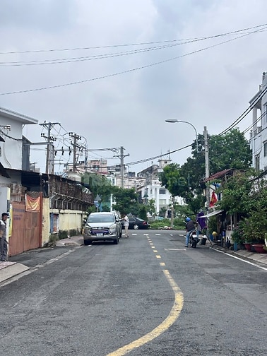  300m2, kho mặt tiền 20m - Quận 8. B.Bình Đông - Giá thương lượng