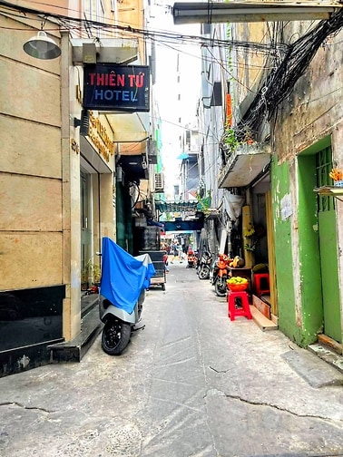 Bán nhà khu phố tây bùi viện quận 1